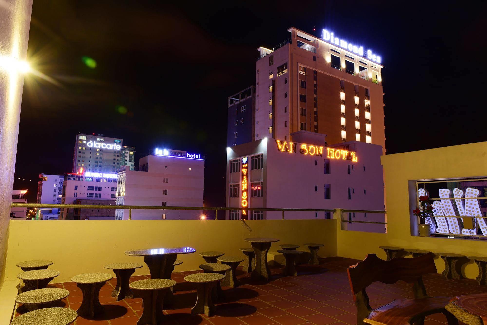 Twilight Beach Hotel Дананг Экстерьер фото